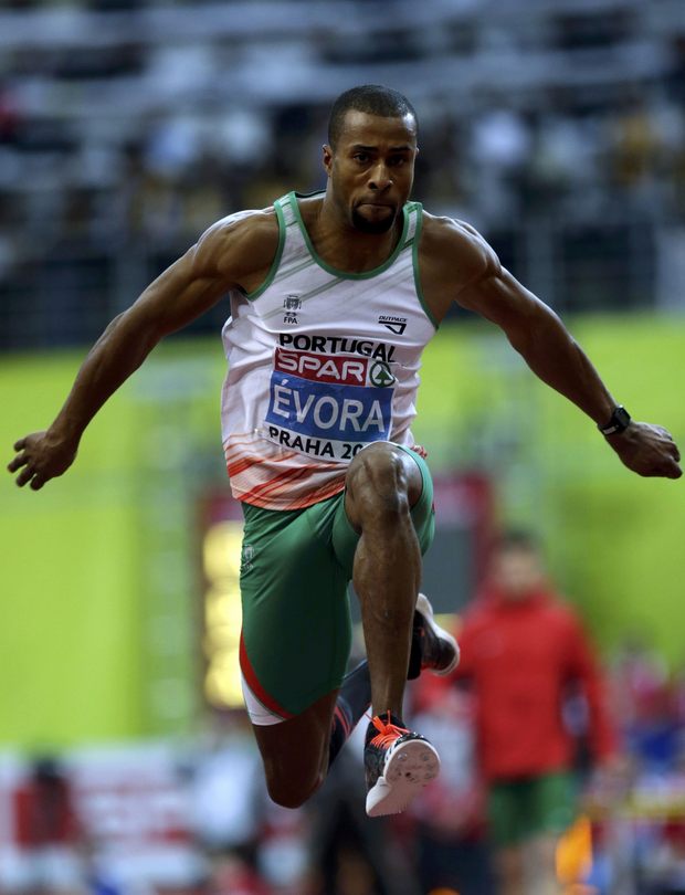 Em Praga, 7 de Fevereiro de 2015, Nelson Évora sagrou-se campeão europeu, conseguindo o seu primeiro grande título indoor, com um triplo salto a 17,21 metros. © EPA