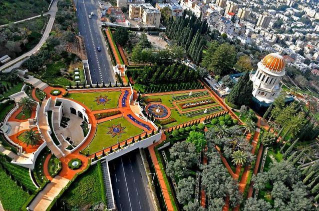 O Santuário de Báb e os Jardins Bahá'í, em Haifa (Israel). © Zvi Roger