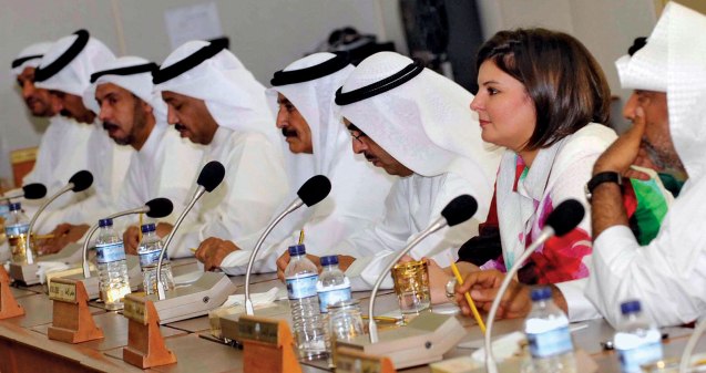 Nas eleições gerais de 2009, no Kuwait, foram eleitas para a Assembleia Nacional, pela primeira vez, 4 mulheres – uma delas Aseel al-Awadi (na foto); o número deputados islamistas foi reduzido a metade © Yasser al-Zayyat | AFP | Getty Images