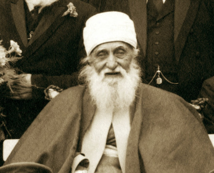 Abdu’l-Baha, líder da Comunidade Bahá’í entre 1892 e 1921, era filho de Baha’u'llah, venerado como “o mais recente Manifestante num processo de “revelação progressiva”. Alguns muçulmanos, xiitas e sunitas, consideram-no uma “figura herege” e perseguem os seus fiéis, porque o último profeta, para o Islão, é Maomé. @DR (Direitos Reservados | All Rights Reserved)