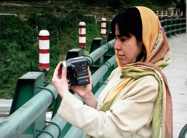 "Tinha nove anos quando o Xá deixei o Irão em Janeiro de 1979. Só a perspectiva de, no cinema, não ter de me levantar para ouvir um hino em honra do imperador pareceu-me justificação suficiente para apoiar a sua queda", disse Mehrnoushe. @DR (Direitos Reservados | All Rights Reserved)