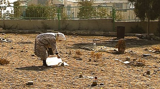 Khavaran, o cemitério sem lápides e flores, onde o regime iraniano despejou em valas comuns os corpos de cerca de 10 mil opositores, entre 1988 e 1989 – um dos piores crimes da revolução islâmica. @Mehrnoushe Solouki