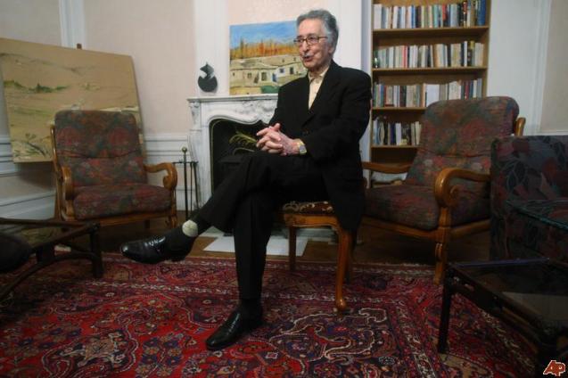 Abolhassan Banisdar, durante uma entrevista com a Associated Press, em Versalhes (França) @AP Photo