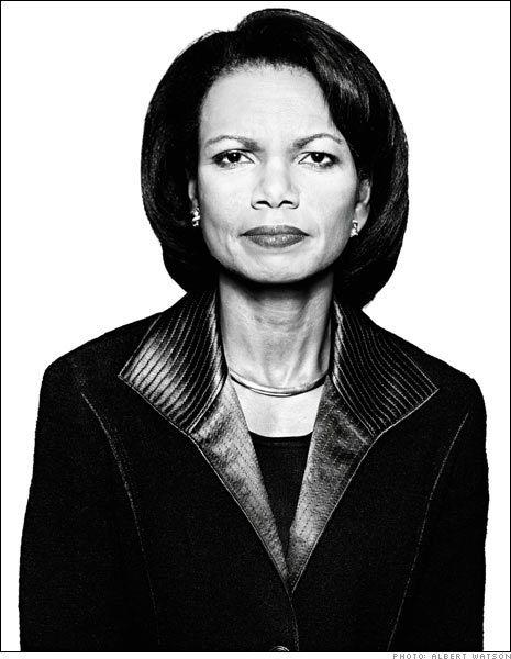 Sobre Condoleezza Rice, escreveu Glenn Kessler, um dos seus jornalistas favoritos e que a acompanhou em muitas viagens como secretária de Estado: “É uma pessoa inteligente e sofisticada, com muito charme, graça e nervos de aço. Mas não é reflectiva, e raramente questiona se o seu juízo de valor ou o caminho por que enveredou são correctos” @Albert Watson | Fortune-CNN