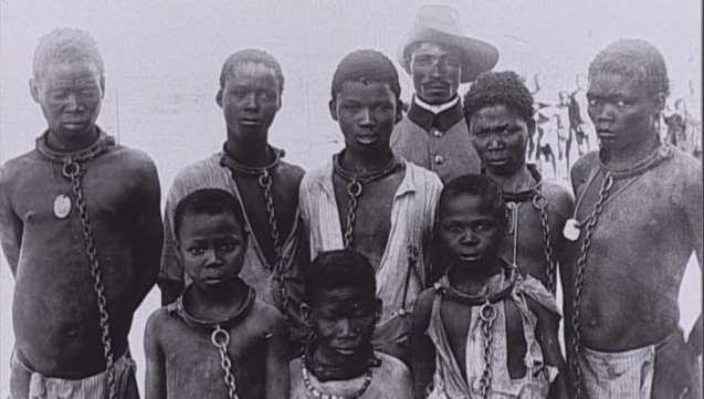 Trabalho escravo nos campos de concentração criados para os Herero. © Direitos Reservados | All Rights Reserved