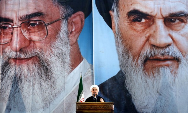The shadows of the current Supreme Leader, Ali Khamenei (L), and of the founder of the Islamic Republica, Ayatollah KHomeini (R) still haunt the new President, Hassan Rouhani (C). © All Rights Reserved