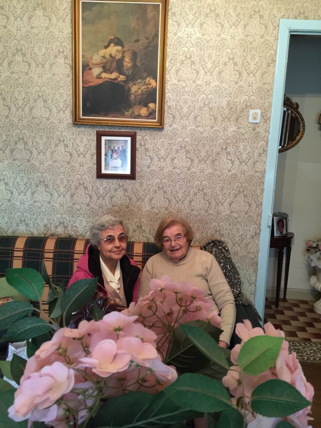 Reencontro, em Alhandra. com a tia, que ainda trata Domicília por "Cilinha. © Direitos Reservados | All Rights Reserved