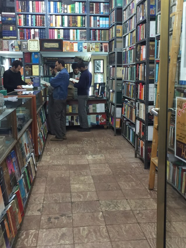 Livraria em Shiraz, a cidade dos poetas Hafez e Sa'adi. O Irão anunciou, em Março, que irá construir a maior livraria do mundo, numa área de 45.000 metros quadrados © Margarida Santos Lopes | Direitos Reservados