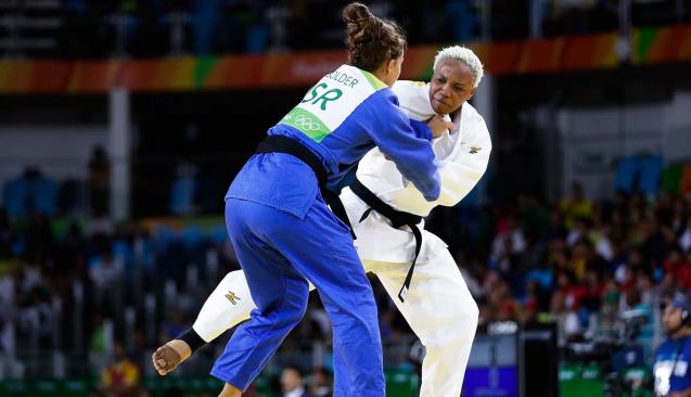 Yolande Mabika no dia em que competiu frente à israelita Linda Bolder © nbcolympic.com